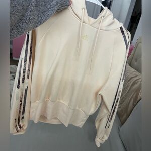 Small Adidas Cream Crewneck